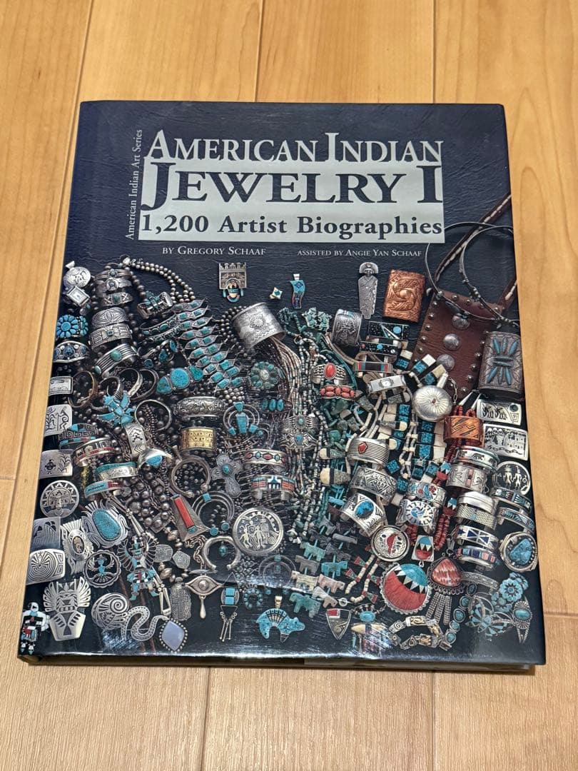 アート・デザイン・音楽 AMERICAN INDIAN JEWELRY 1,200 Artist Bio