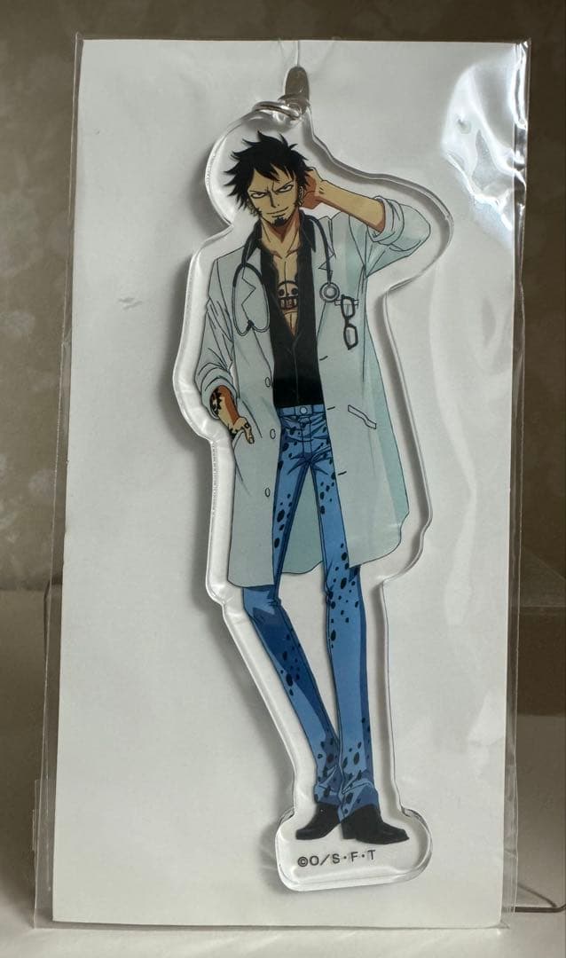 ワンピース　麦わらストア　アクリルキーホルダー　ロー　白衣　医者