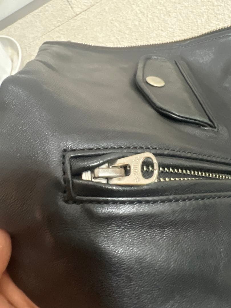 beautiful people 黒レザー クラッチバッグ