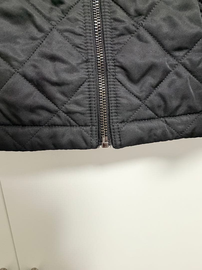 Burberryバーバリーキッズ ブラック キルティングジャケット 6歳