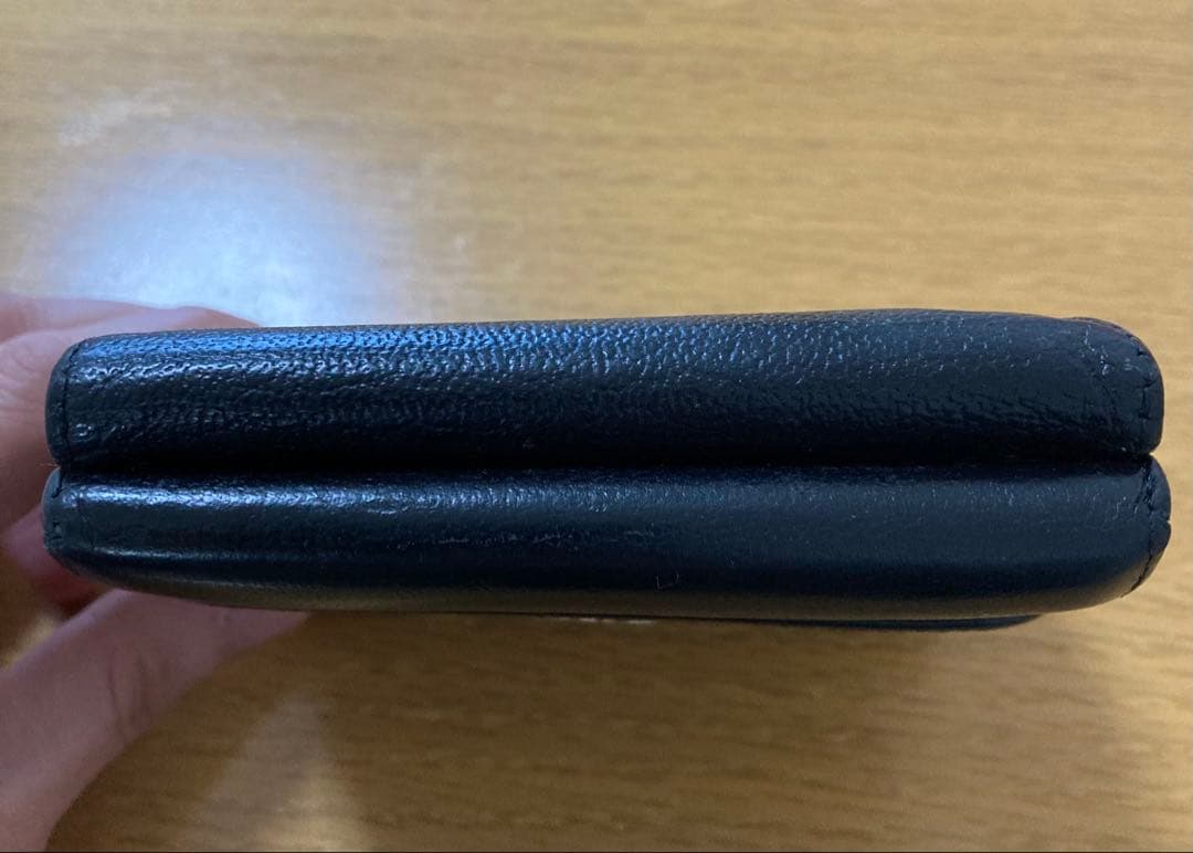 CHANELココマーク二つ折り財布ブラックリペア済み