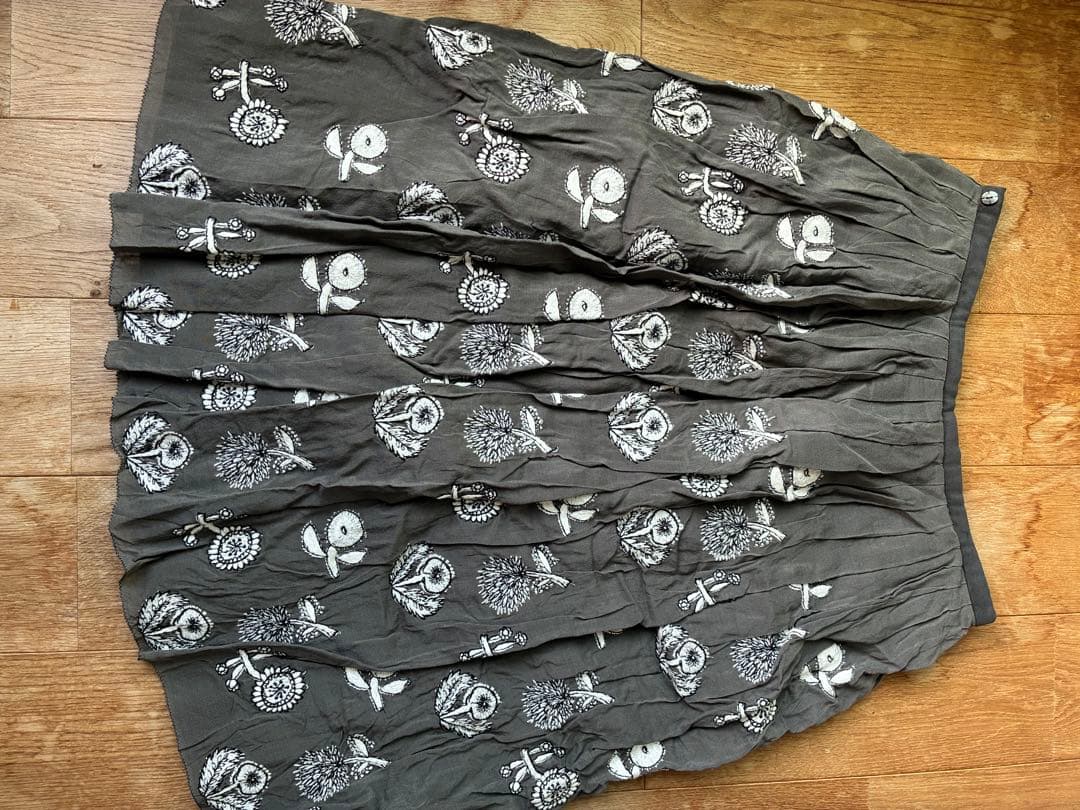 ミナペルホネン　膝丈スカート