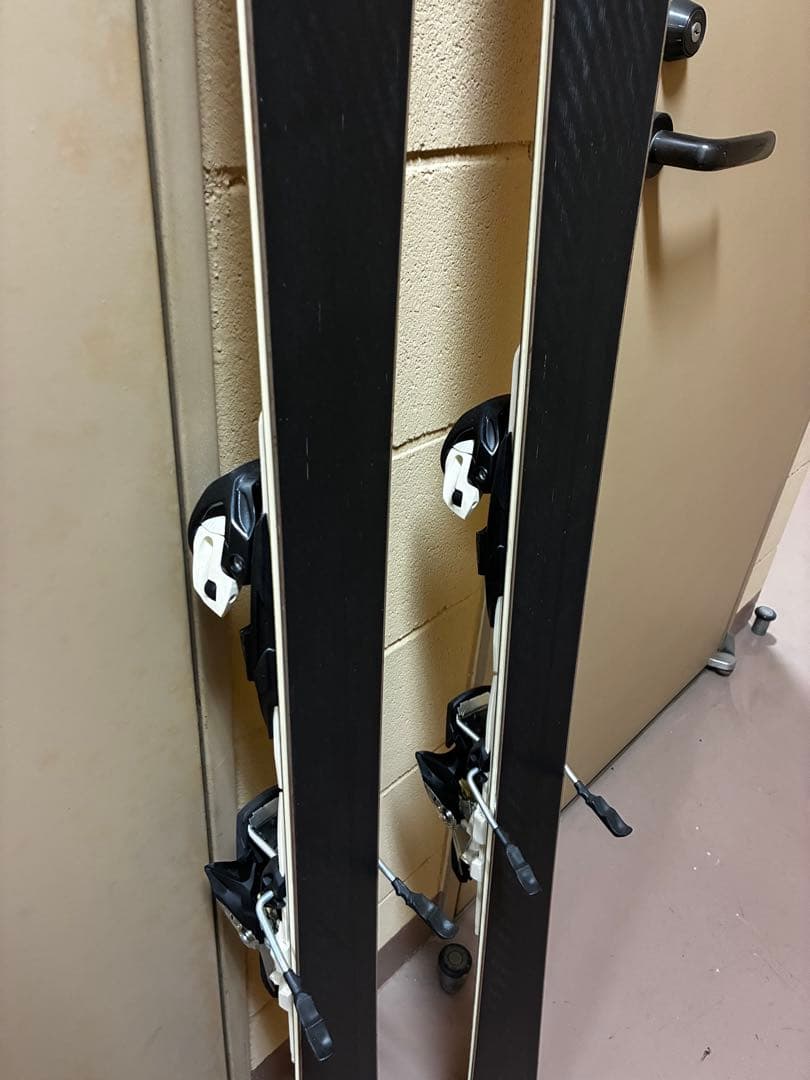 週末お値下げ【定価11万円】Volkl Platinum 5 スキー 板