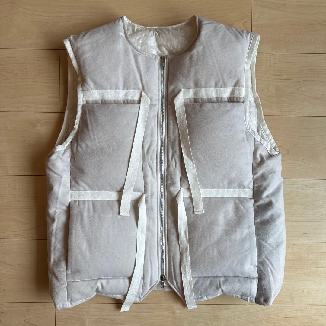 SEEALL ノーカラー コードデザイン ダウンベスト