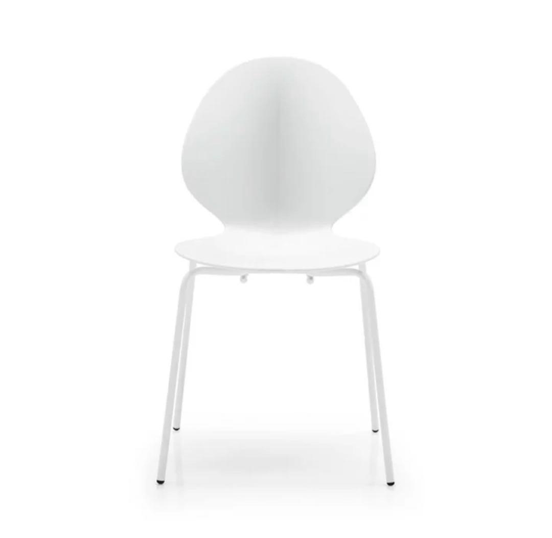 カリガリス　バジルチェア定価26,000円位