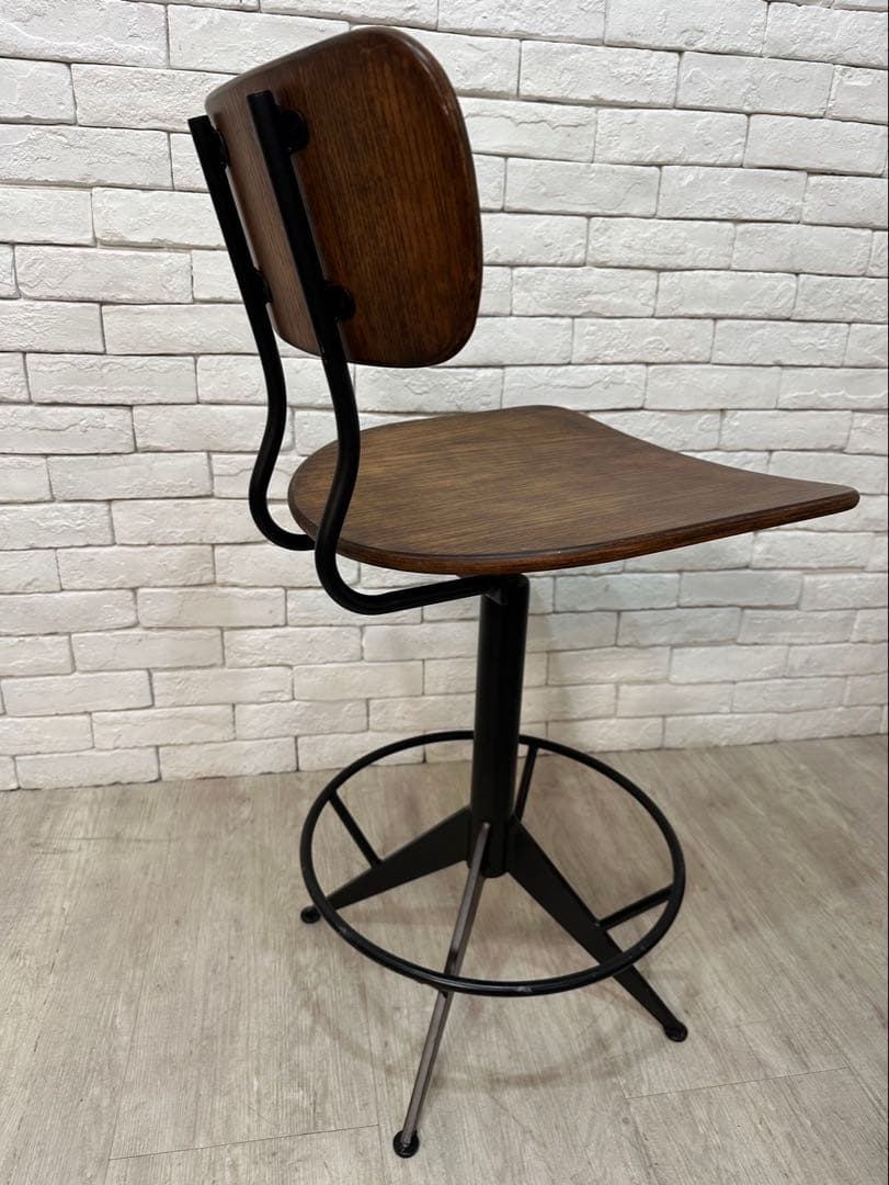 【ましゅう】静岡までの送料込み　関家具　カウンターチェア　ハイスツール