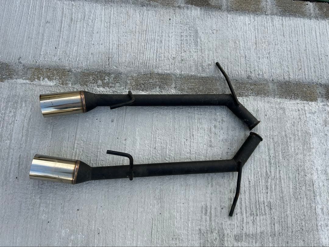 引取り限定！ V36スカイラインセダン マフラー