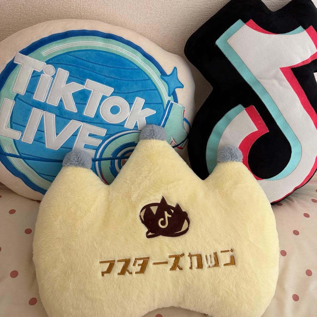 TikTok クッションセット
