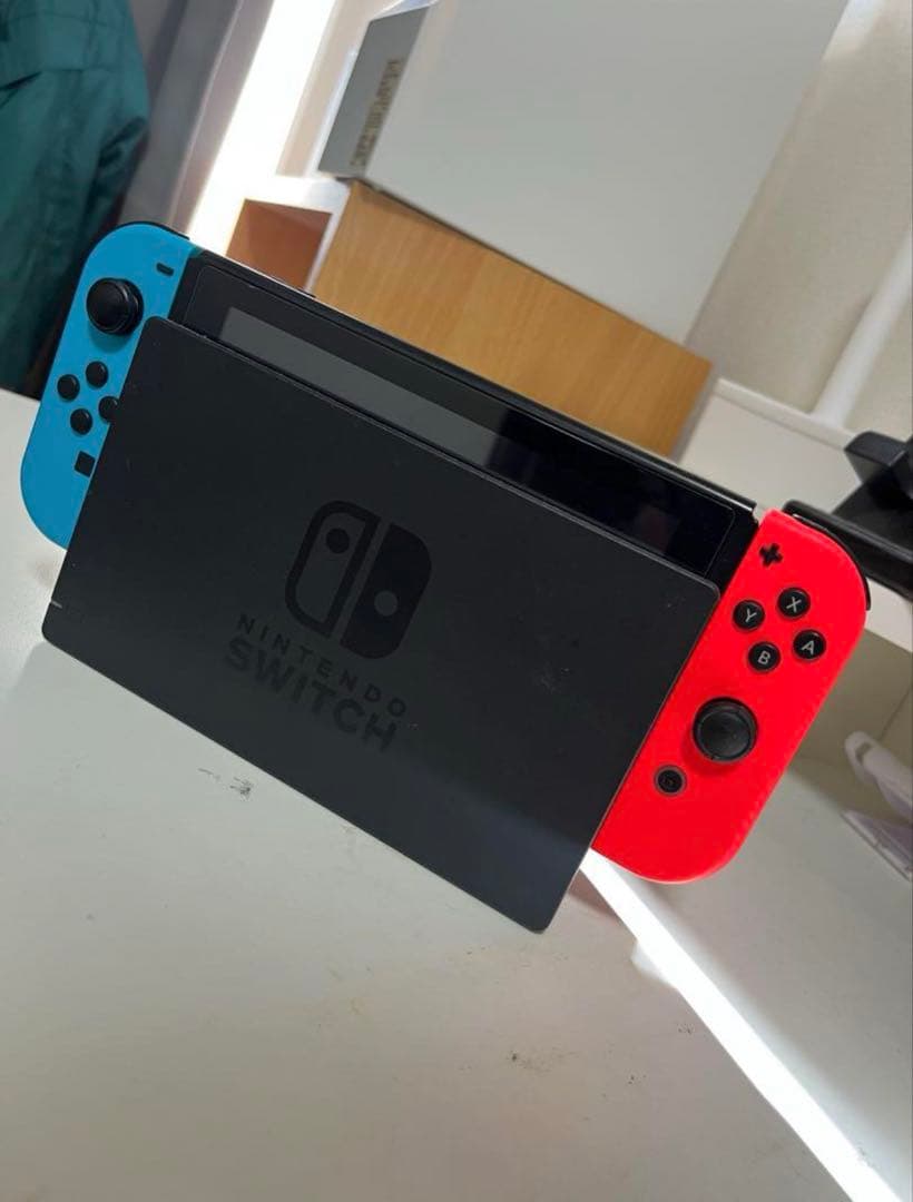 ツ*ヨ様 Nintendo Switch 本体 青/赤 Joy-Con 箱無し