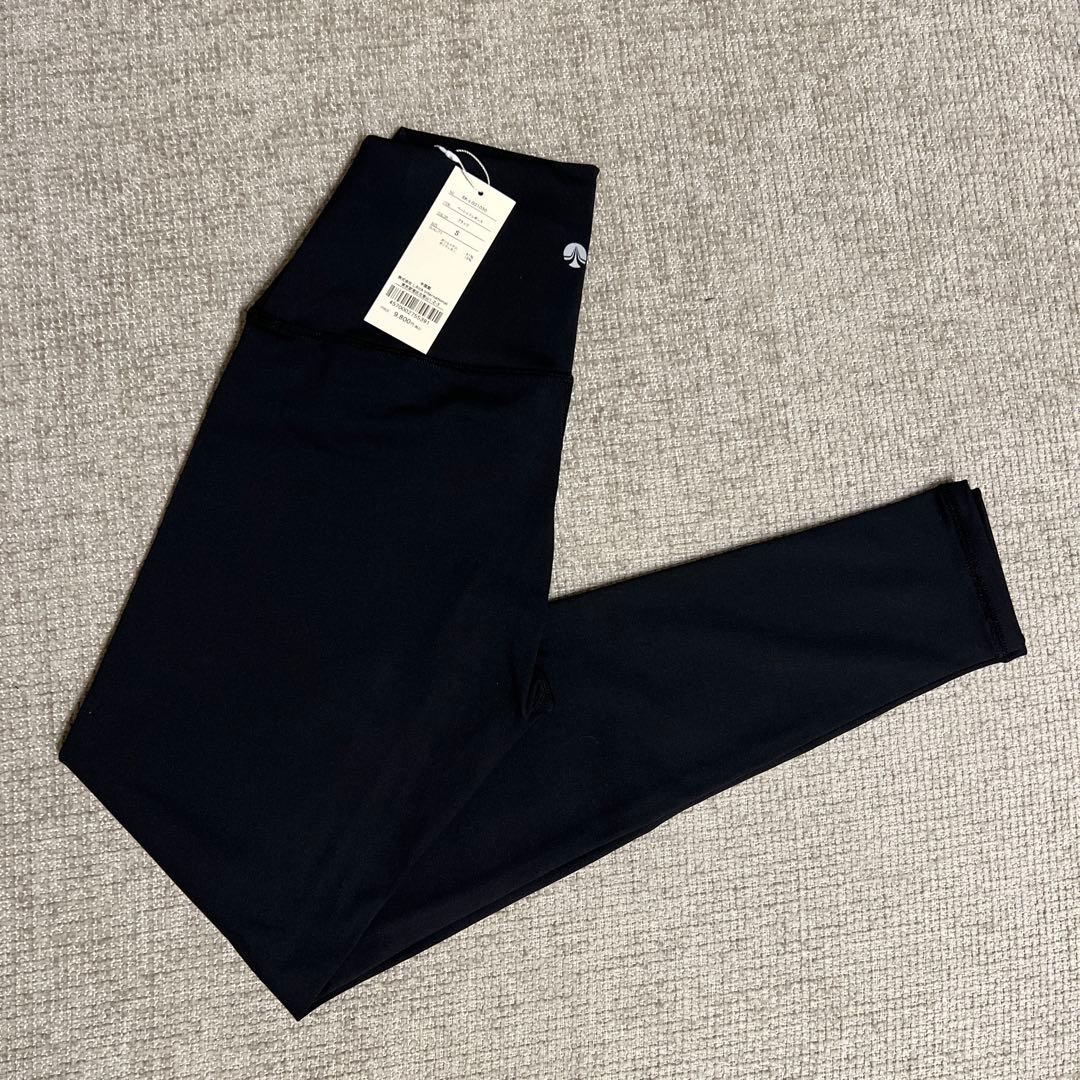 【新品】ヨガウェア上下セット（SUKALA）スカーラ　LAVA Sサイズ