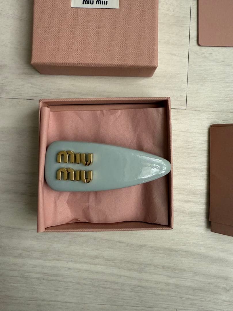 miumiu 正規品　ヘアピン