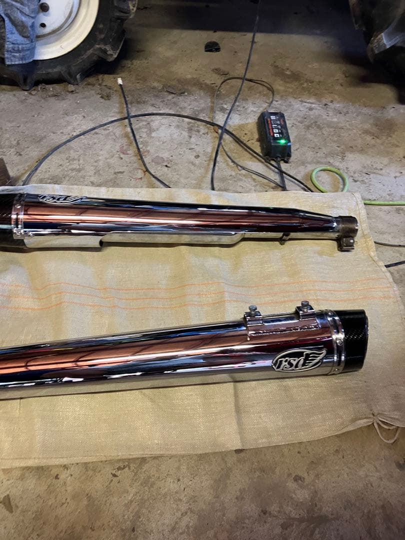 ハーレー　ツーリング　マフラー