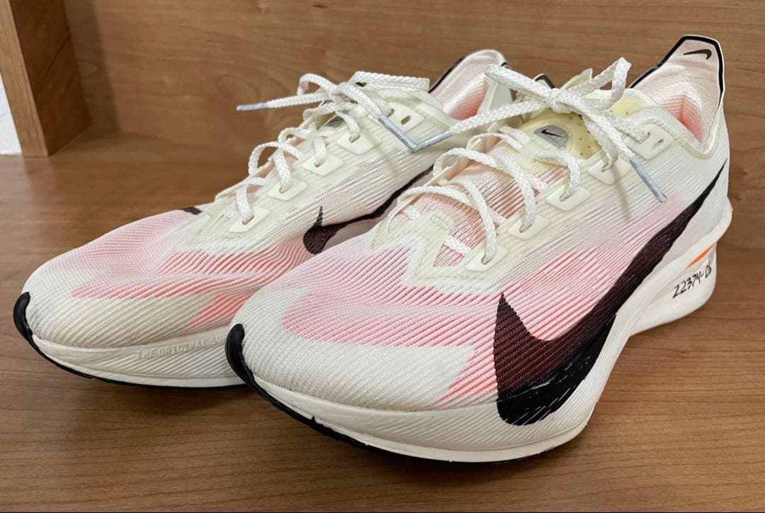 ナイキ ウィメンズヴェイパーフライ4プロトタイプ 25.5cm