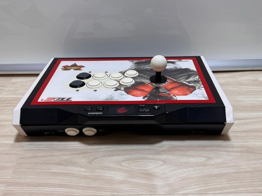 Street Fighter v arcade TE 2+ コントローラー