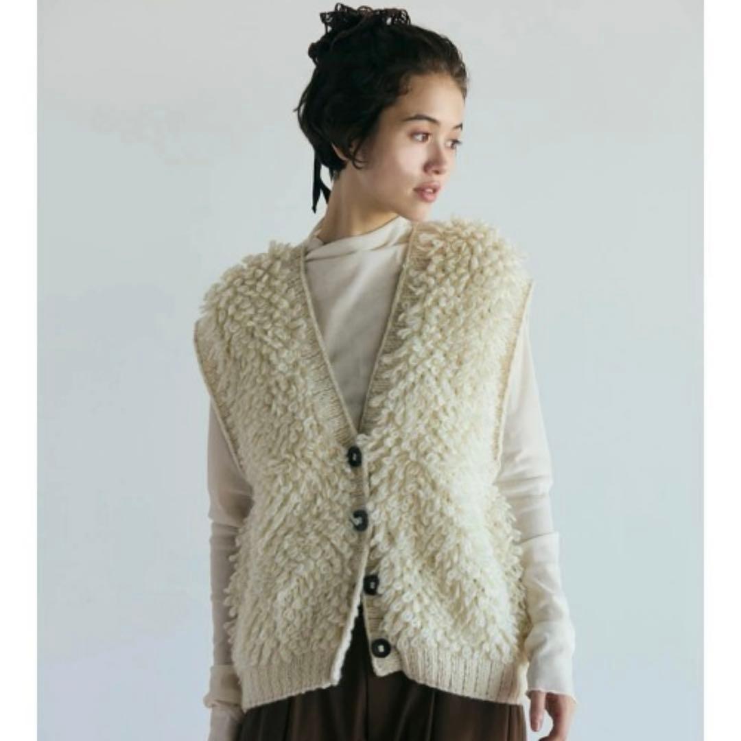 【新品未使用】FIKA. ループニットベスト アイボリー　ヤマダヤ
