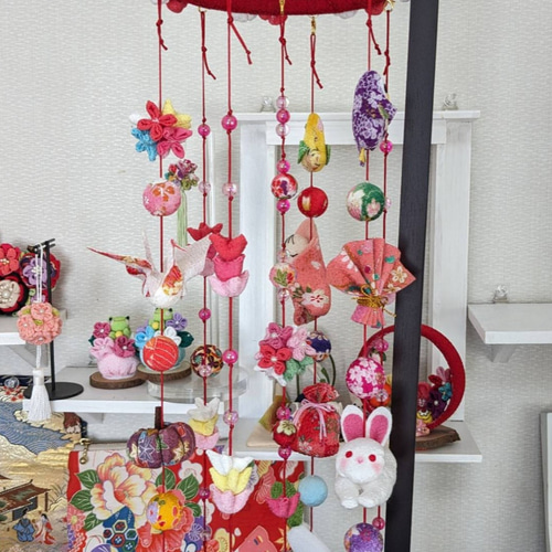 ちりめん細工の吊るし飾り お祝い 女の子の成長を願う✿つるし雛