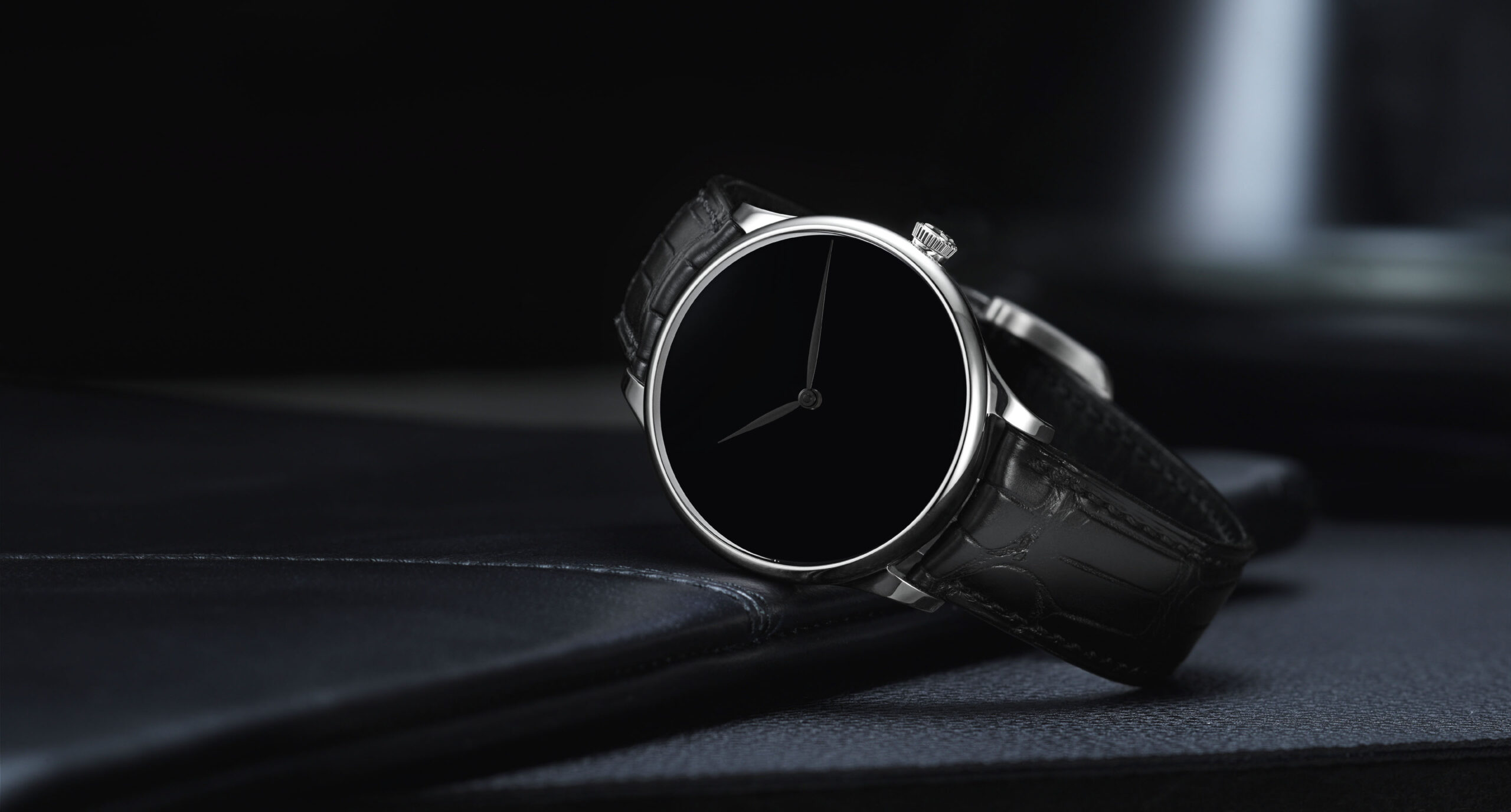 H. Moser & Cie. – Venturer Concept White Gold and Vantablack® dial