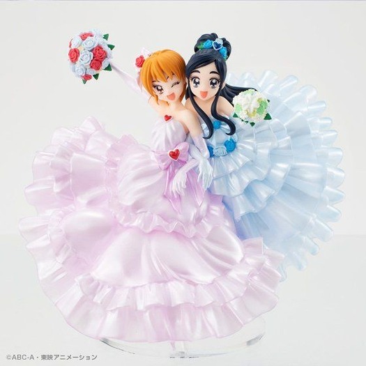 ふたりはプリキュア」なぎさ＆ほのかの光り輝くドレス姿！15周年